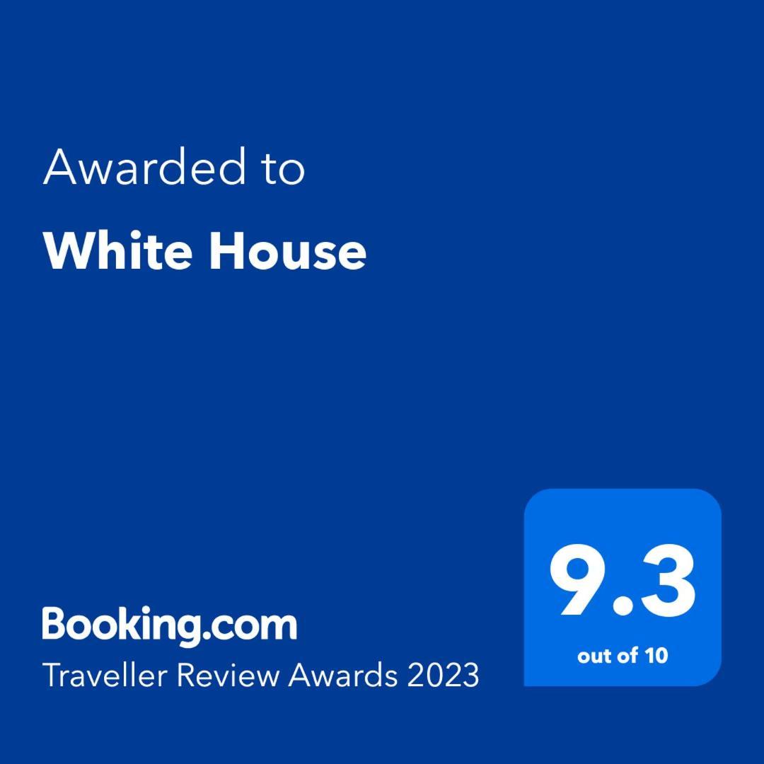 White House Apartment Parede Bagian luar foto
